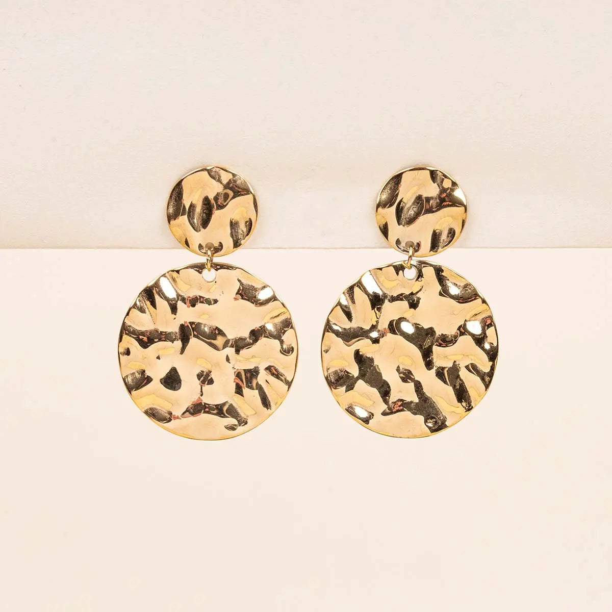Boucles d'oreilles martelées - Diane - Acier doré