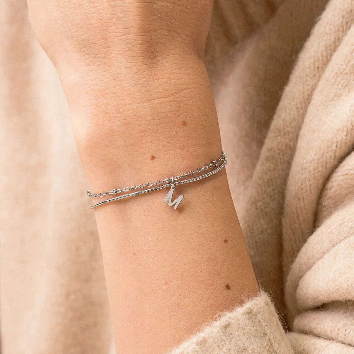 Bracelet double rang lettre à personnaliser - Acier