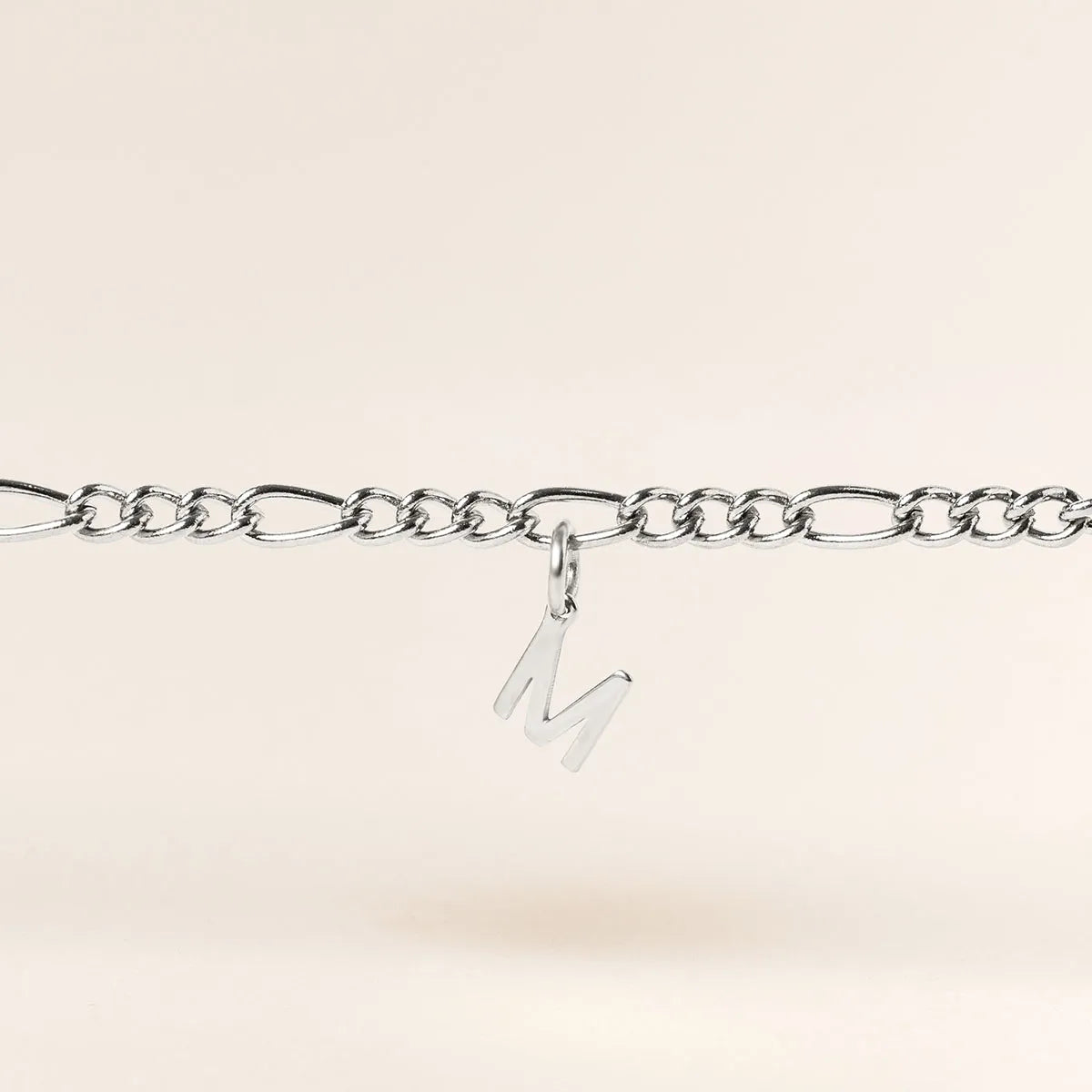 Bracelet chaîne figaro avec lettre à personnaliser - Acier