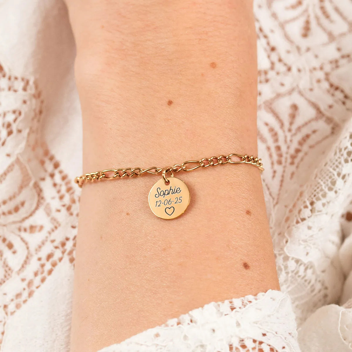 Bracelet chaîne figaro médaille à personnaliser - Doré