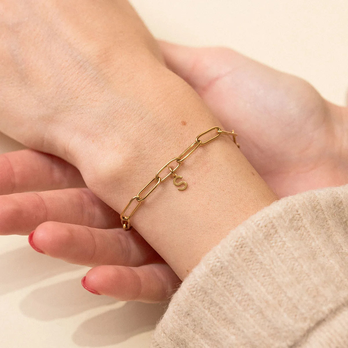 Bracelet chaîne trombone lettre à personnaliser - Doré