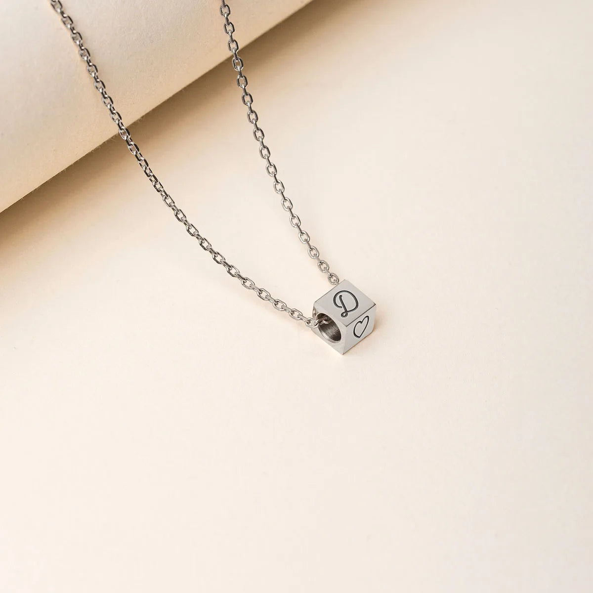 Collier petit cube à personnaliser - Acier