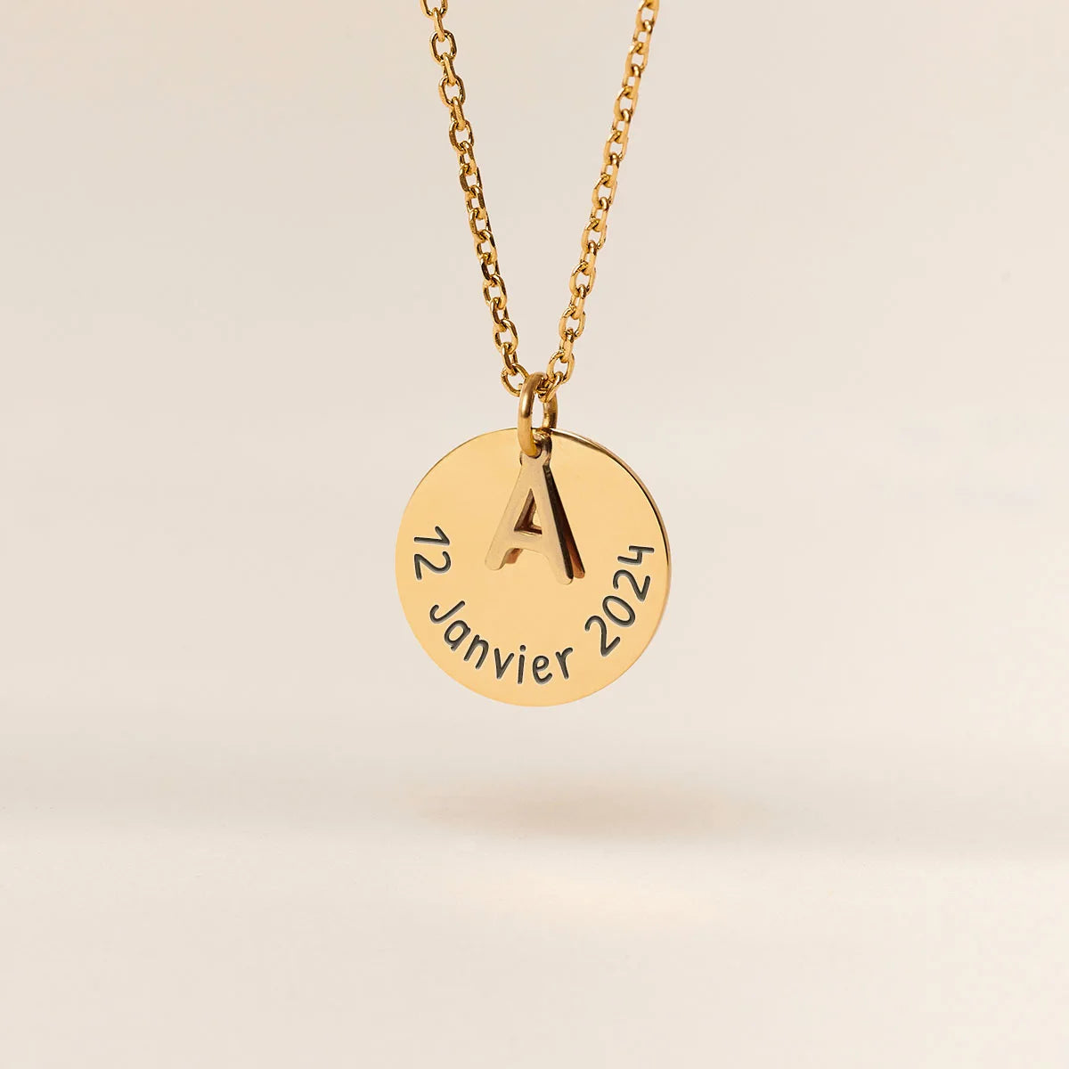 Collier médaille avec lettre à personnaliser - Doré