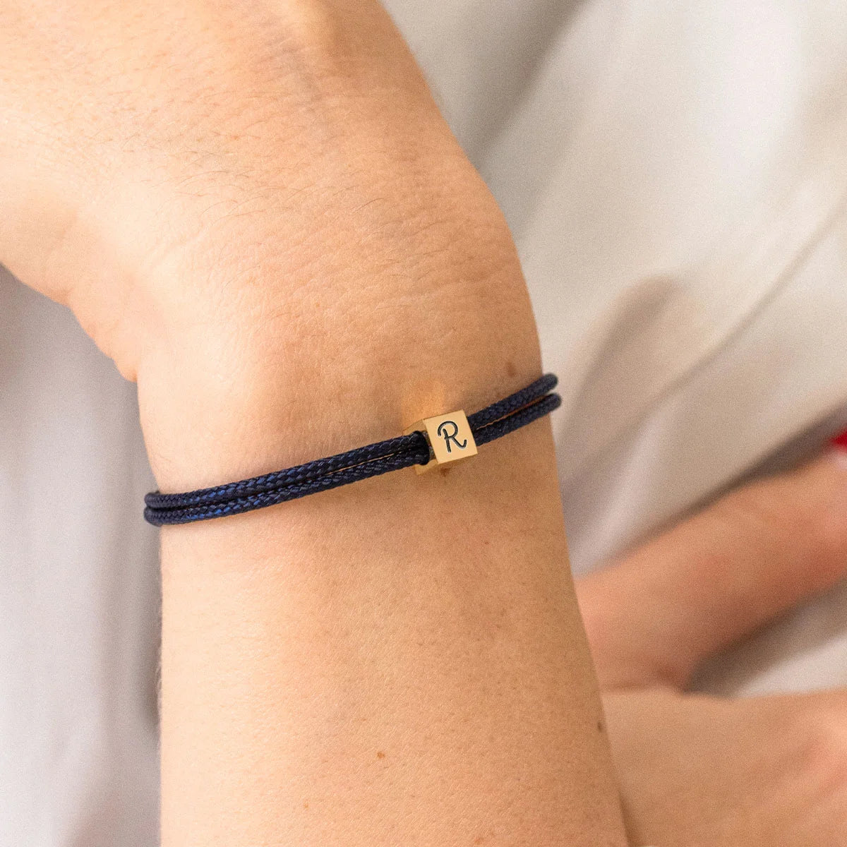 Bracelet femme cordon petit cube à personnaliser - Doré