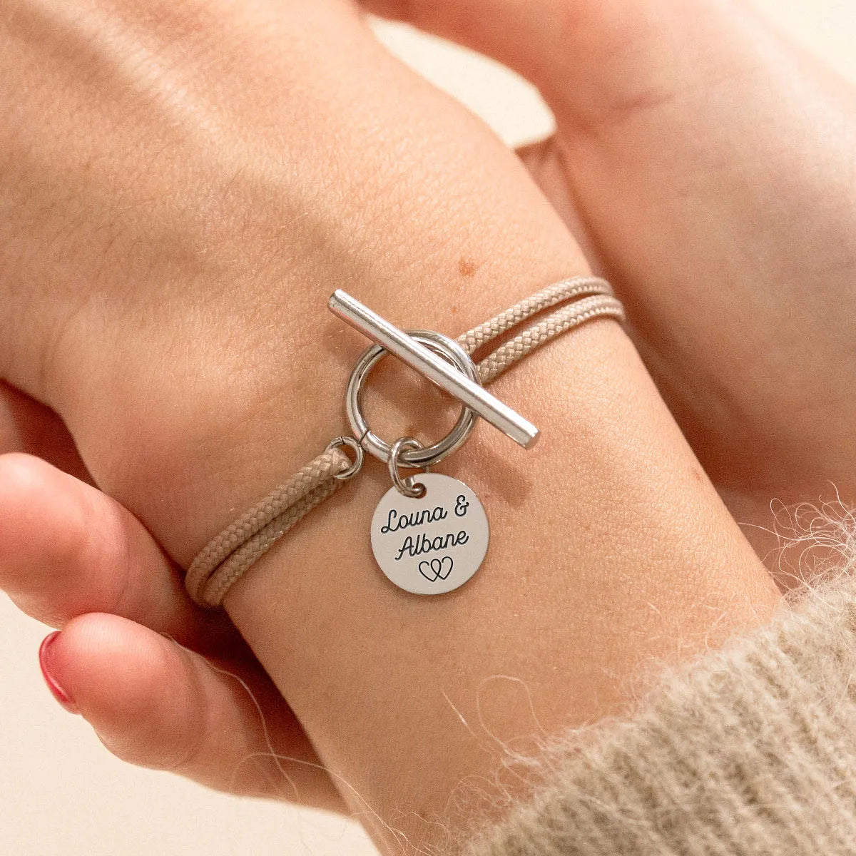 Bracelet femme cordon Fermoir et médaille à personnaliser - Acier