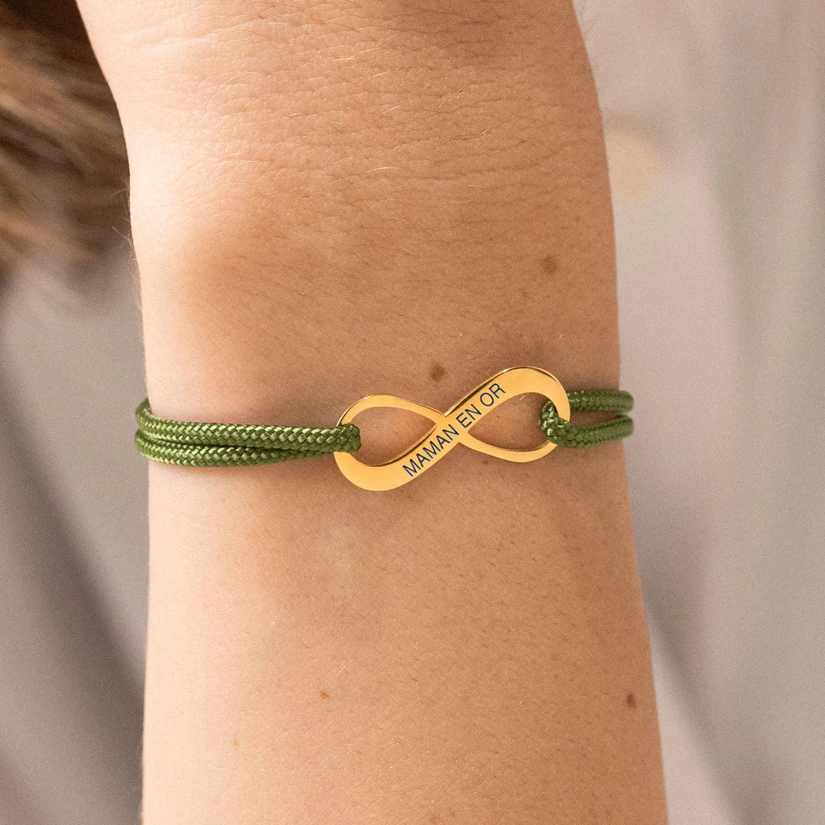 Bracelet femme cordon médaille Infini à personnaliser - Doré