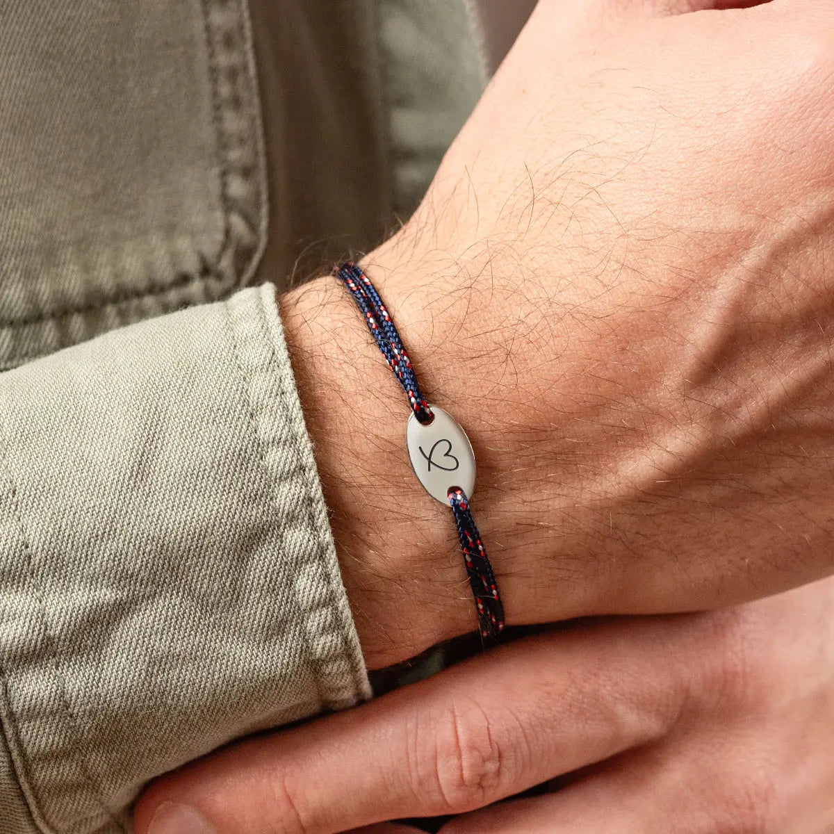 Bracelet cordon médaille ovale à personnaliser - Acier