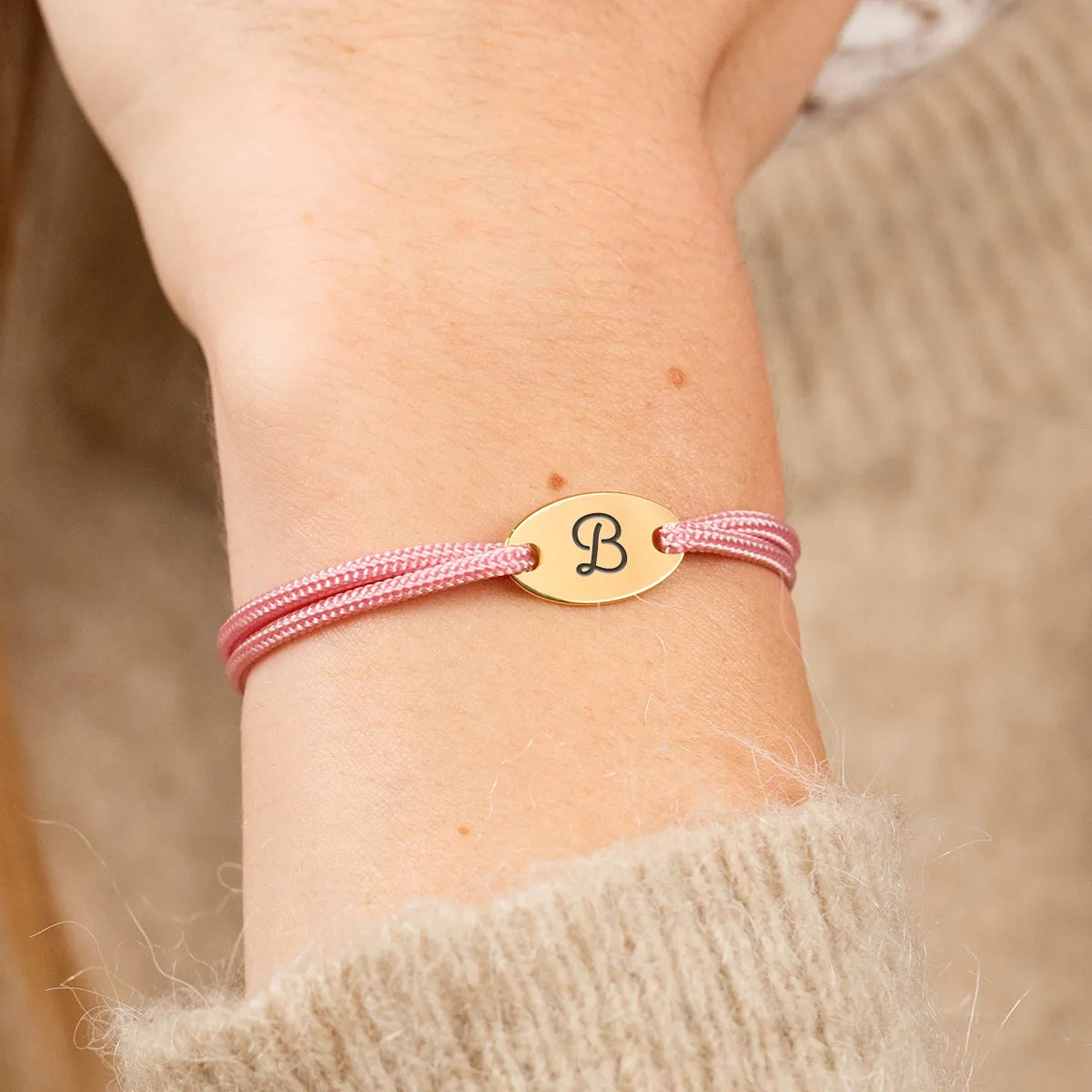 Bracelet femme cordon médaille ovale à personnaliser - Doré