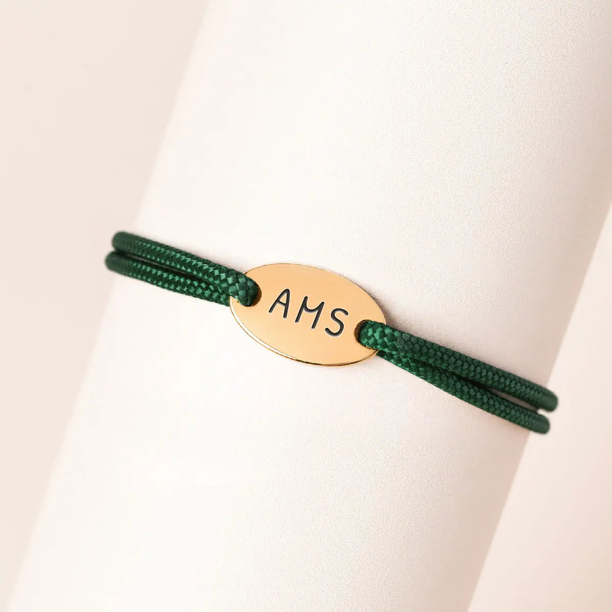 Bracelet cordon médaille ovale à personnaliser - Doré