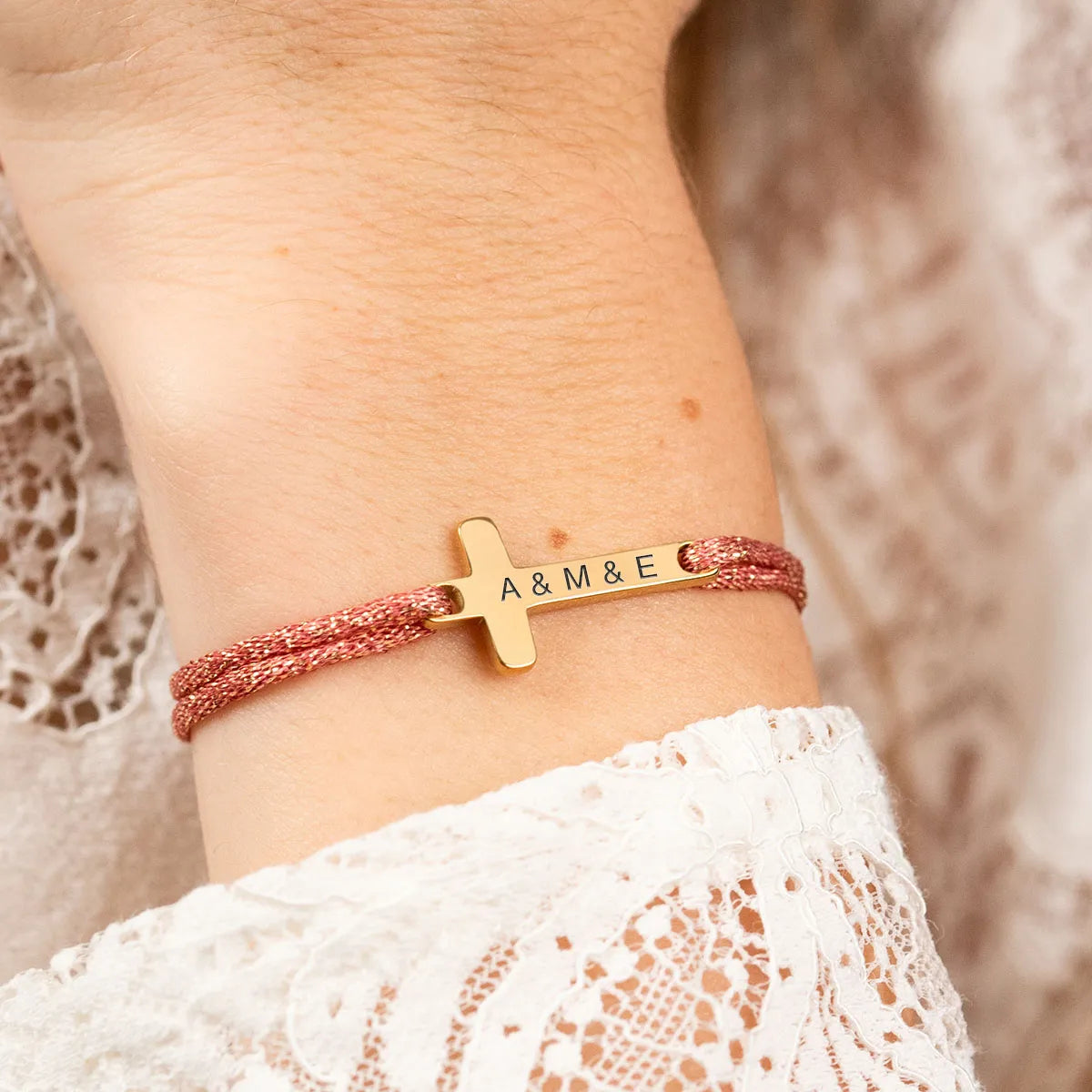 Bracelet croix femme cordon scintillant à personnaliser - Doré