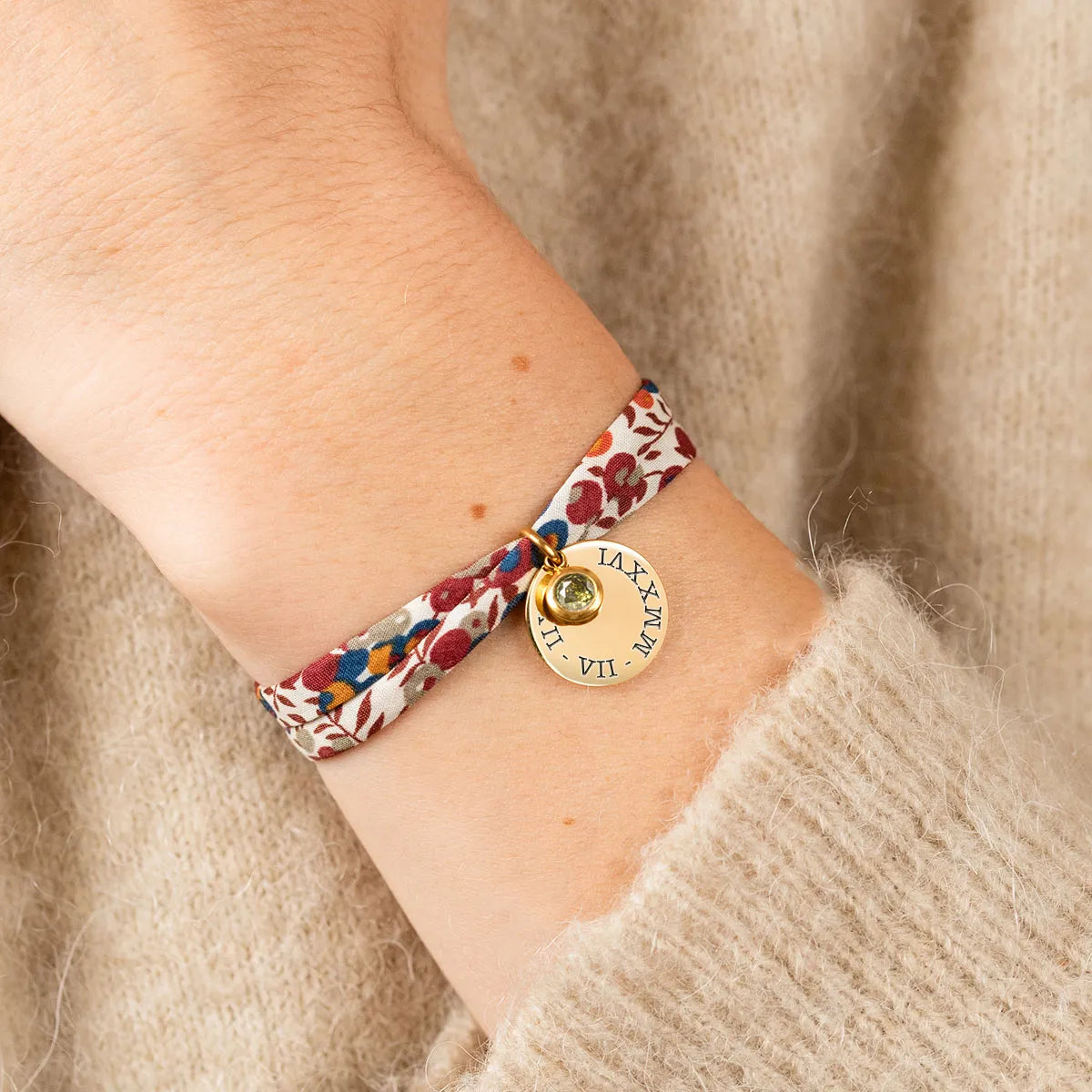 Bracelet Liberty médaille et pierre de naissance à personnaliser - Doré